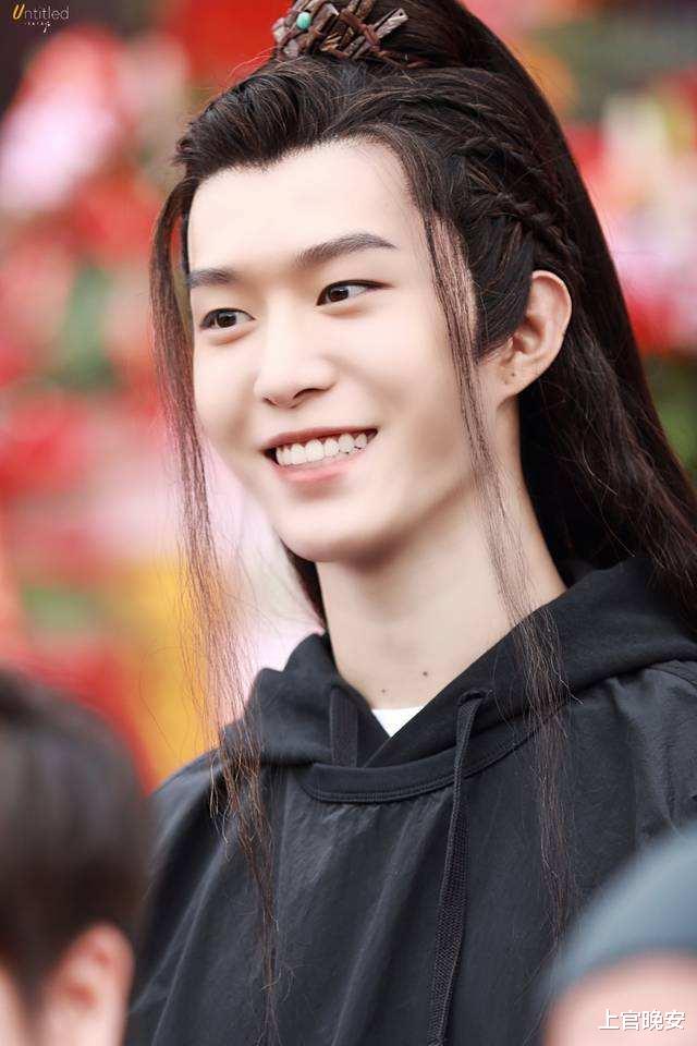 孟美岐|演员与爱豆颜值差距有多大?孟美岐次次都输,男爱豆成“土挫丑”