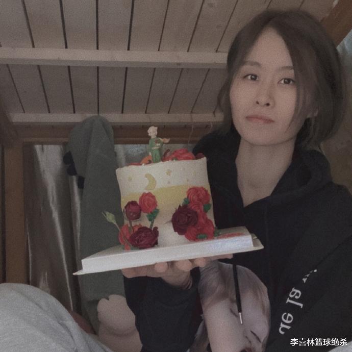 国足|恭喜！又一女排27岁冠军重炮宣布恋情，曾是朱婷世青赛夺冠替身