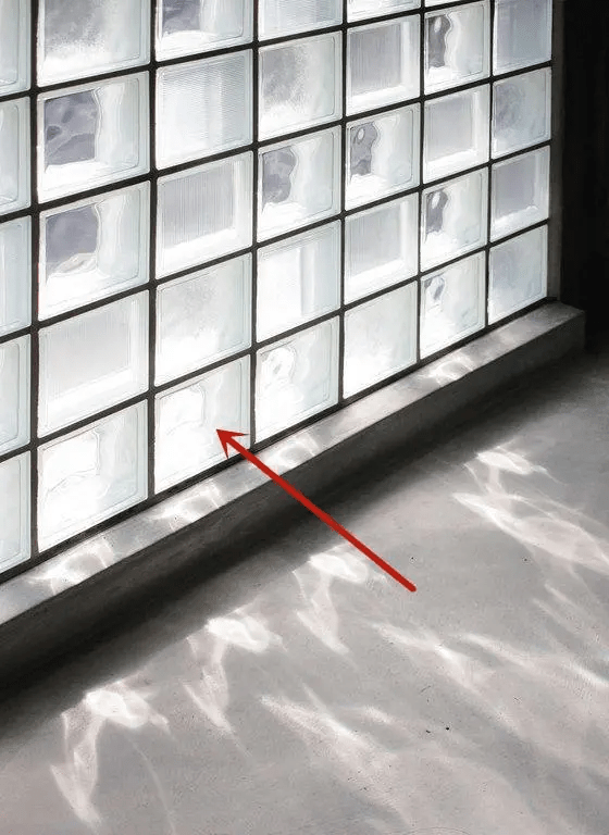 老婆“奇葩”选玻璃砖封阳台，阳台光线全小区最好，邻居都眼红！