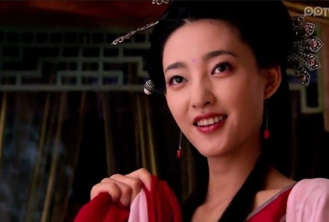 王丽坤|花心的王丽坤：甩8年旧爱夜会于和伟又搭小奶狗，今嫁豪门陷风波！