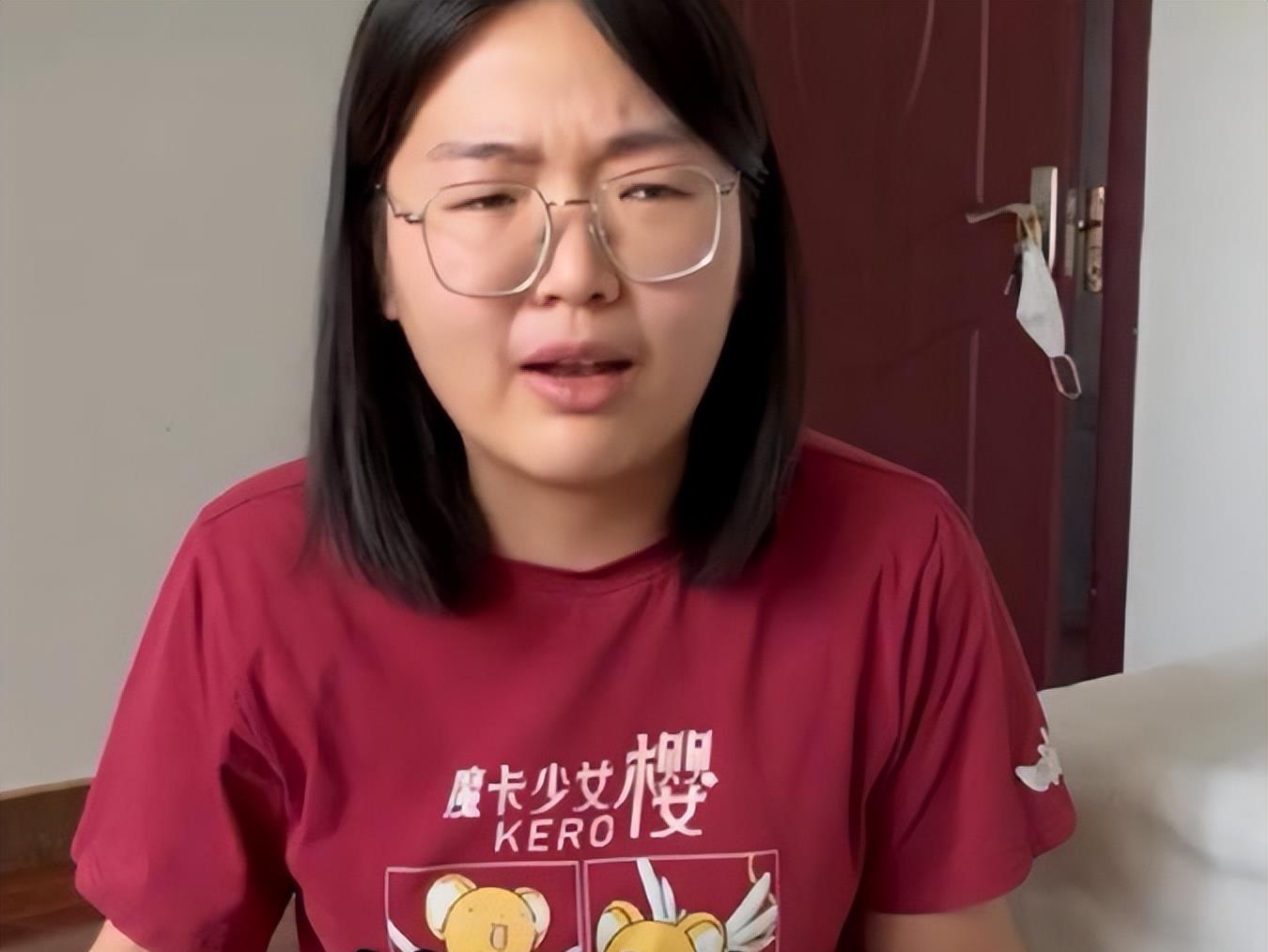 高校|“两年被裁三次”，毕业生哭诉就业辛酸史，网友却忍不住想笑