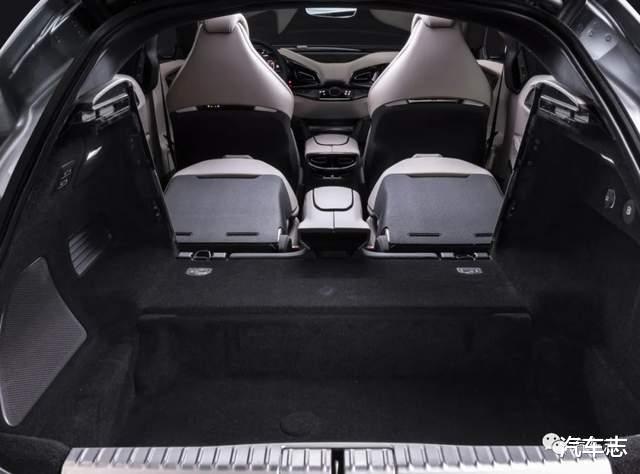 V12的马自达撞脸丰田皇冠？法拉利FUV配库里南同款对开门你猜卖多少？