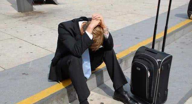 人力资源|因为年龄超过24岁，本科应届生被知名央企“炒鱿鱼”，网友：离谱