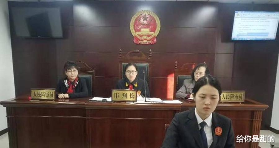 案例:58岁老太痴迷广场舞,出轨28岁小伙怀孕,丈夫将其脚筋砍断