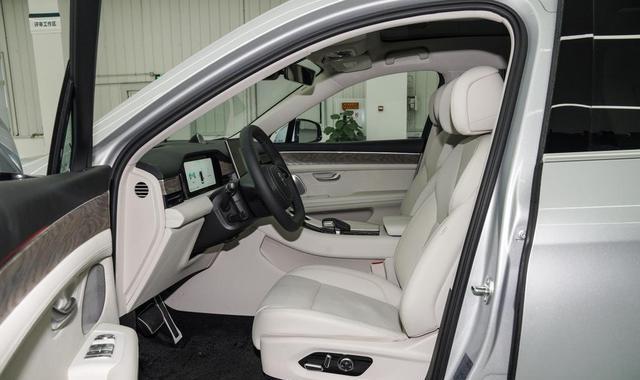 尼康|首月订单破40000台，卖到28万的华为问界M5，真的有那么火？