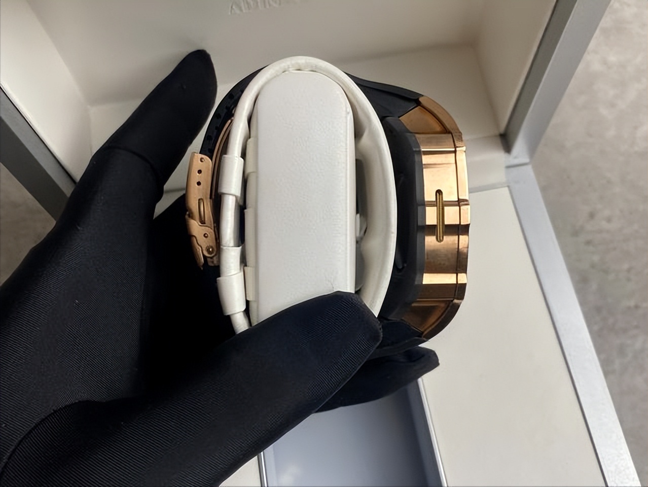 域名|Apple Watch S7钛合金版上手，外观升级颠覆认知，这精致感我给满分