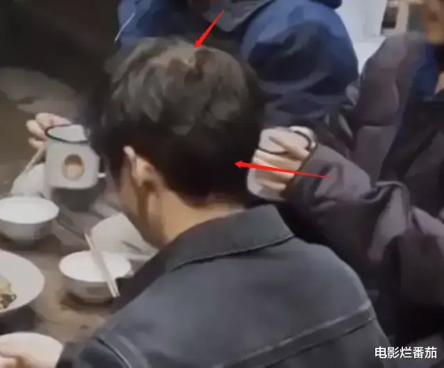 发际线|“秃顶”危机的10大男神，有人29岁发际线堪忧，有人常年戴假发套