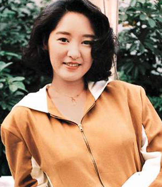 雪梨|她14岁和张国荣相恋,17岁当小三生子被抛弃,今55岁不后悔