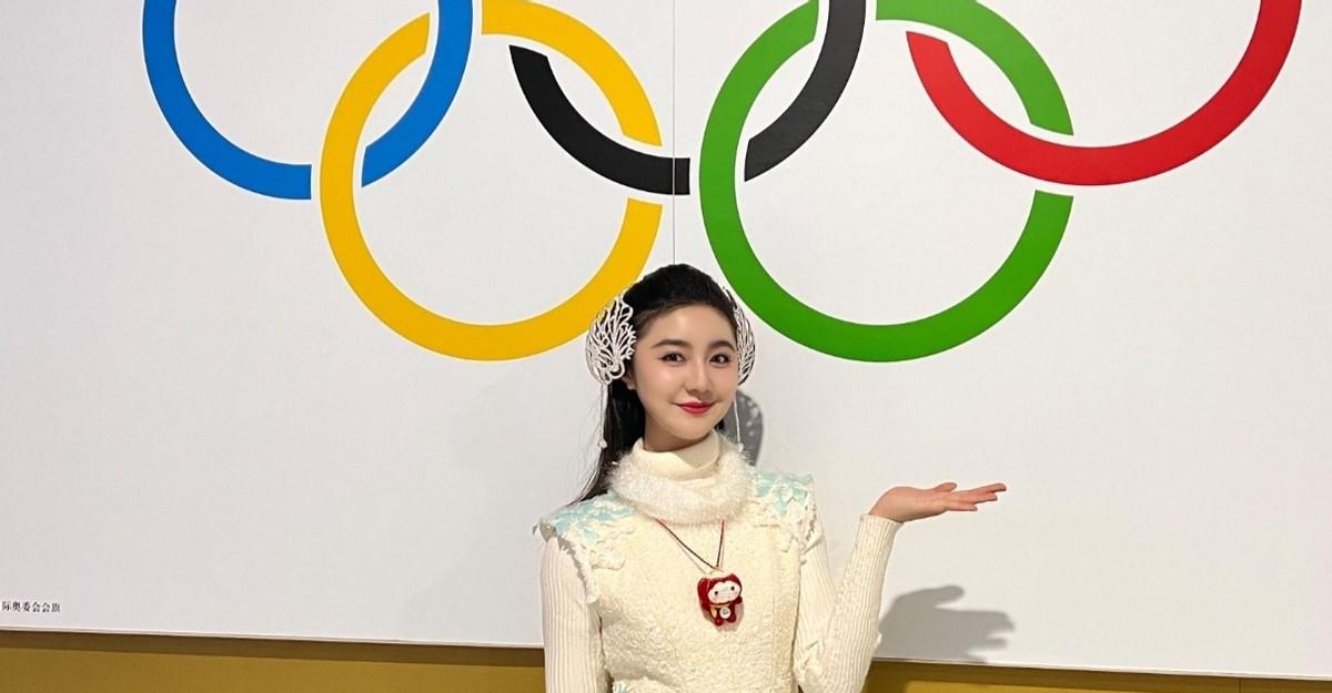 点读机|点读机女孩近照变化大!参与残奥会当引导员,一身白裙好像精灵