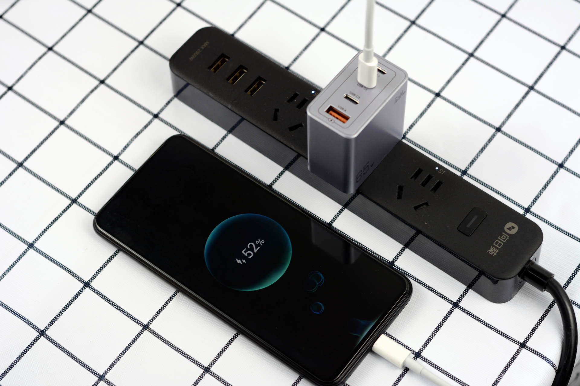 充电器|充电也玩一拖四?有了它在家、旅行都方便,这个“氘锋”,很靠谱