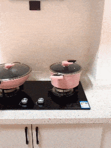 结婚时请了3个伴娘,发现这婚可能结早了...总要给别人留点机会啊