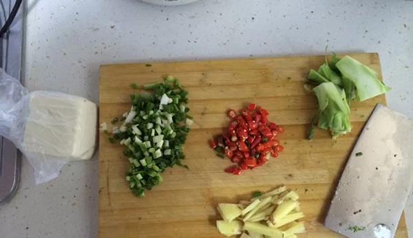 隔夜饭、隔夜菜、隔夜水、隔夜馒头，到底哪种不能吃？告诉你答案