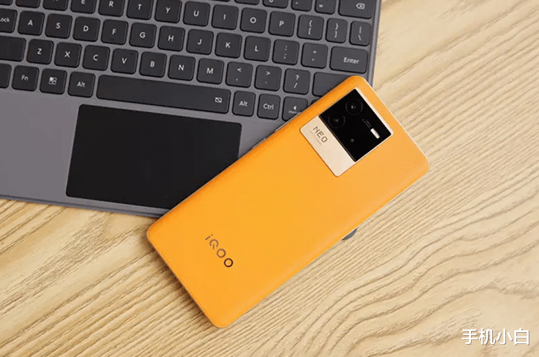 液晶显示器|买对不买贵，2000元内这4款手机可以闭眼买，关键是还可以再用5年