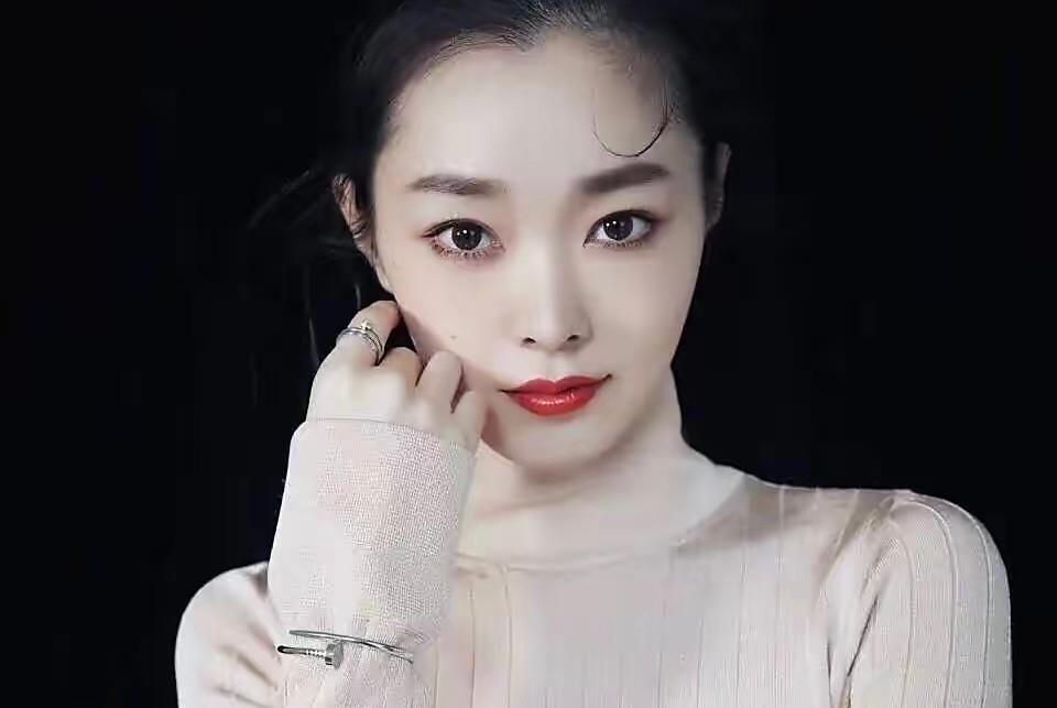 赵丽颖|85花近况尴尬？赵丽颖转型难，刘诗诗演技被嘲，唐嫣2年未拍戏