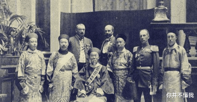英国要租借香港100年，为何李鸿章拼死只租99年？现在才知多英明