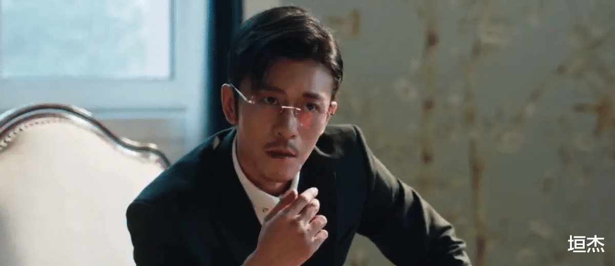 王一博|戴眼镜也好看的18位男星:肖战斯文、王一博惊艳、杨洋冷峻