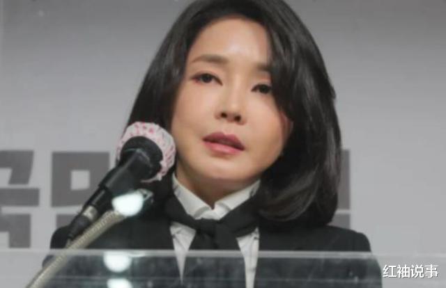 明星素颜 韩国第一夫人素颜曝光，没有生育保养得当，49岁依旧宛如高中生