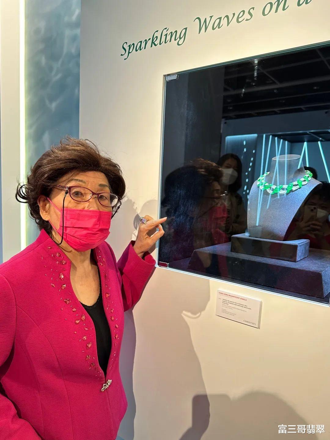 文玩|2022年香港佳士得秋拍成绩单出炉，备受瞩目的翡翠蛋面项链以2200万港币成交！