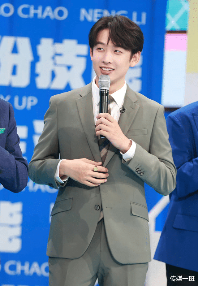 芒果台|“芒果亲儿子”齐思钧,28岁崭露头角,网友评论说何炅接班人有了
