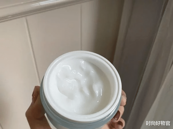 王菲|51岁王菲皮肤娇嫩白皙，晒的“抗老”面霜火了！陈数：我也在用