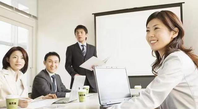 爱情|无论是事业还是爱情，在对的世间遇见对的人，终归是一种幸运