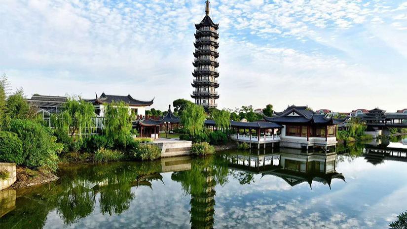 古镇|上海唯一紧靠海边的寺庙，离海岸线不到100米，门票停车饮用水均免费
