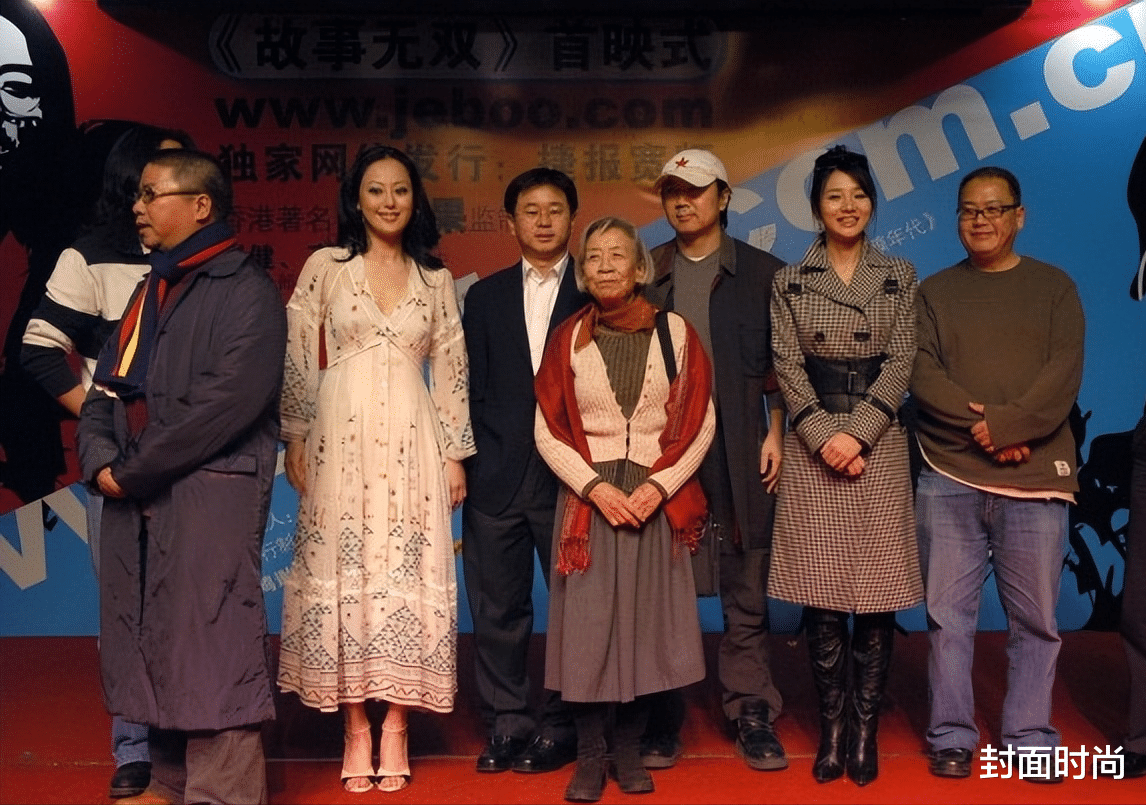 章小蕙身材丰满不少，可穿亮片裙仍然挺惊艳，白皙肌肤没多少皱纹