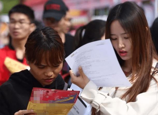 招聘|“校招”跟“社招”有何差距？过来人说出实情，还是这个比较靠谱