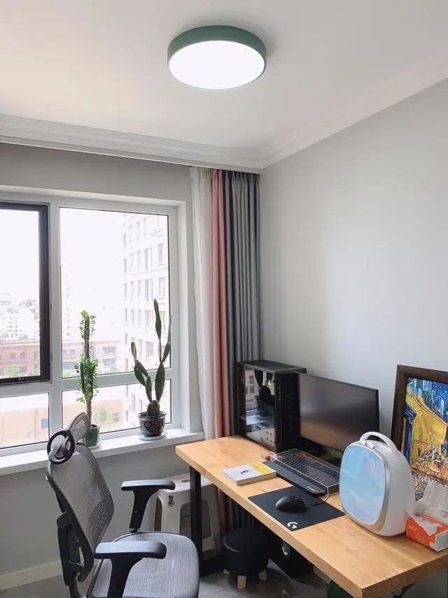 越来越流行装修北欧风格,不做电视墙,墙面刷网红漆,好看不花哨