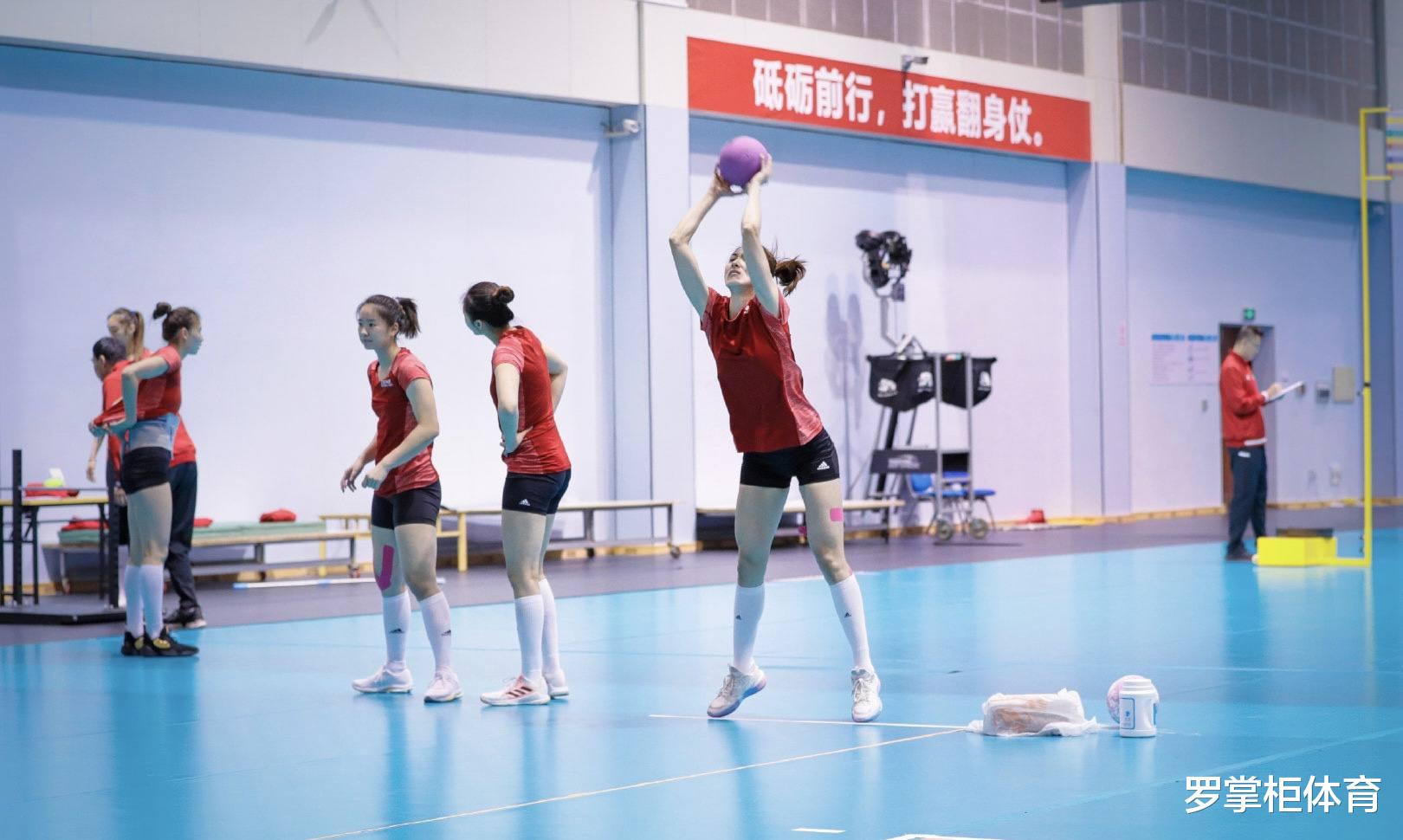 女排|中国女排又遭遇灾难？主教练公布选人标准，13年前让球队栽大跟头