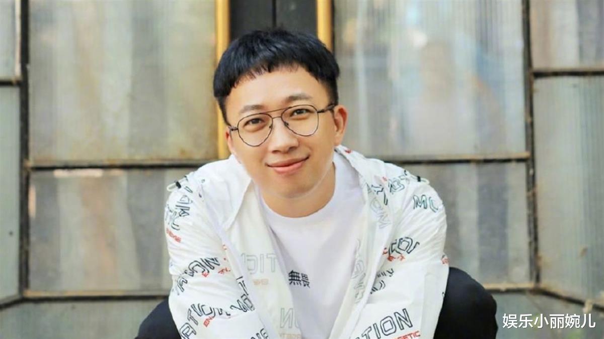 于正|于正在微博发预告有大事，却遭人质疑是要出轨