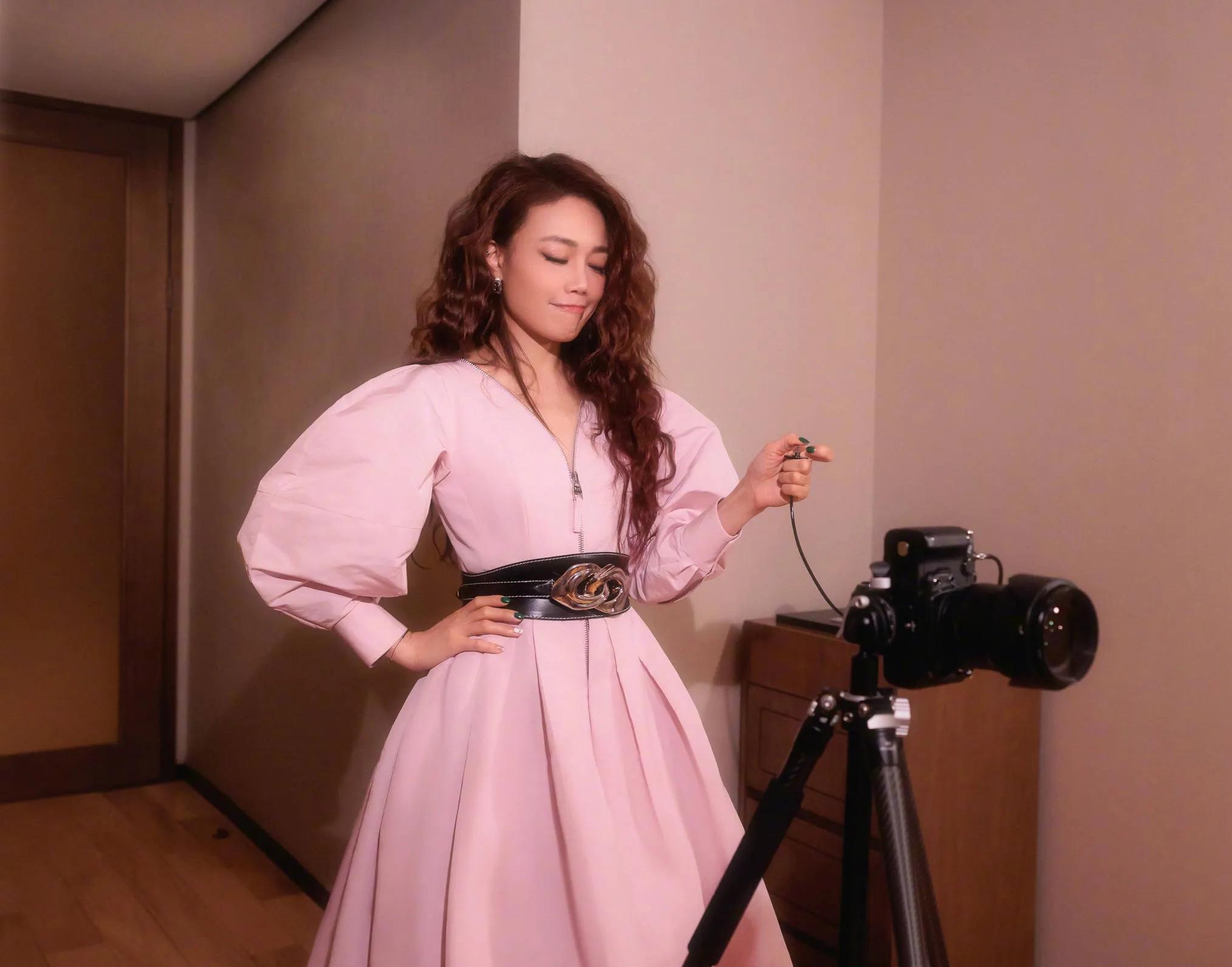 容祖儿|歌坛成熟女神女神容祖儿,热情似火、美艳动人