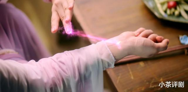 沉香重华|《沉香重华》成功接档，剧情引争议，比剧情更精彩的是网友的弹幕