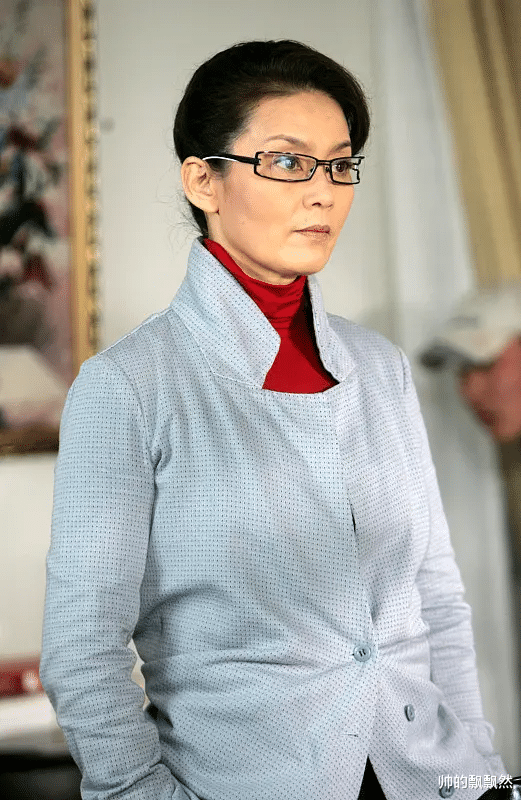 潘虹|无儿无女的潘虹:离婚后说最爱前夫,我看到了一个68岁女人的悲哀