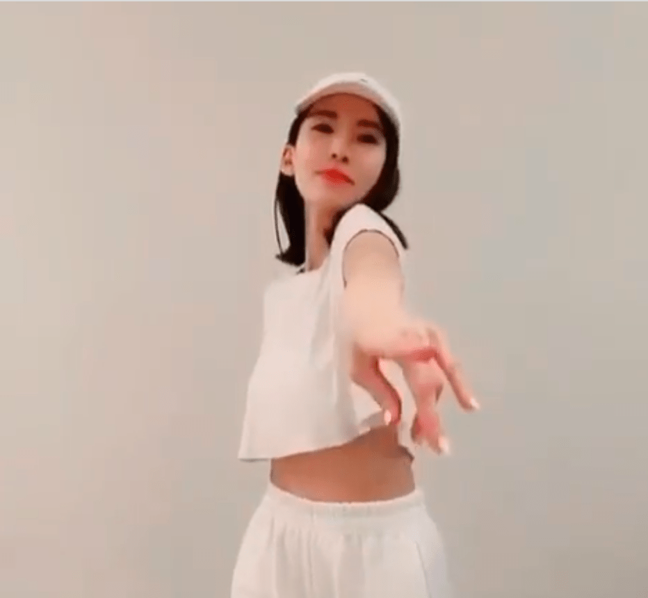 李光洁|林志颖车祸后首次挑战骑行，右手疤痕明显，嘴巴和鼻子变化很大