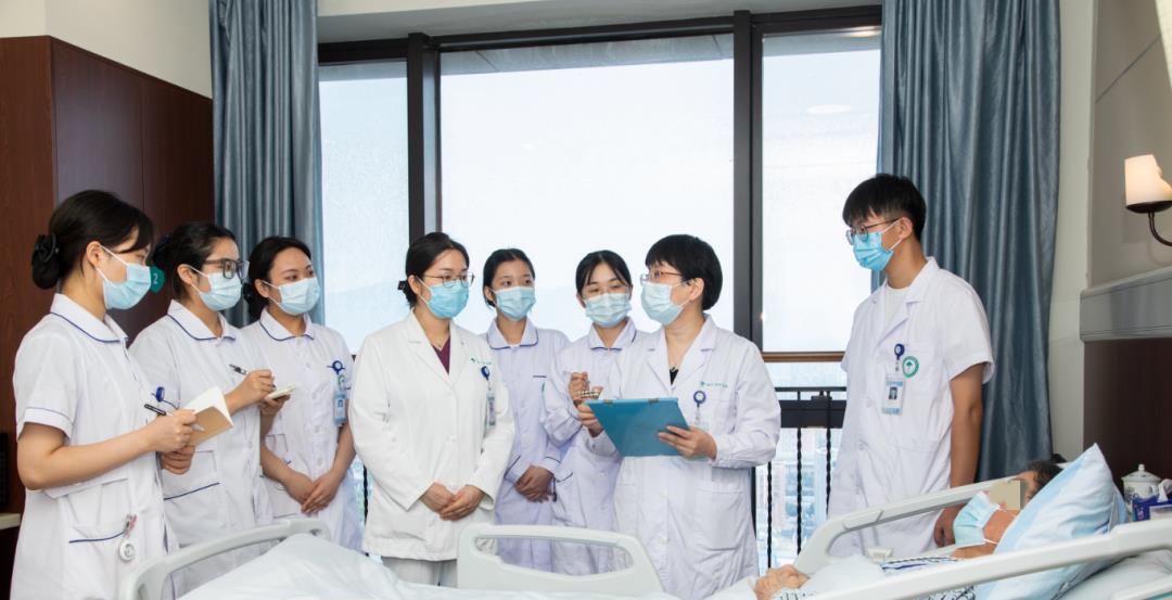 18年广东女院长王莹,生活作风混乱,靠不正当手段上位,最终受罚