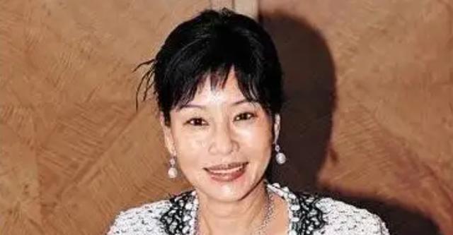 蓝琼缨|“现实版甄嬛”蓝琼缨:14岁嫁赌王受宠30年,布局夺取500亿家产