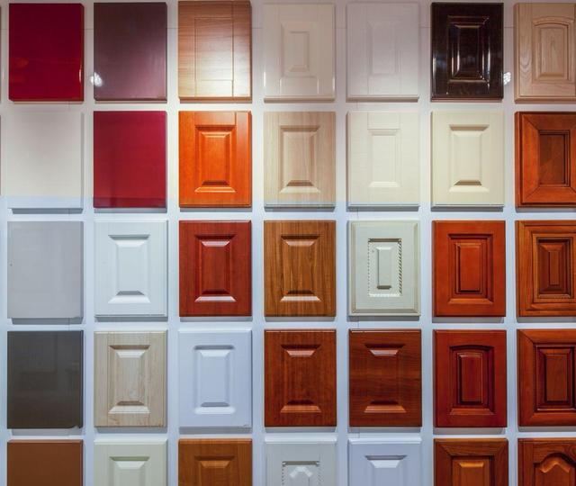 橱柜和衣柜柜门有哪些?柜门板材怎么选?有哪些优缺点?