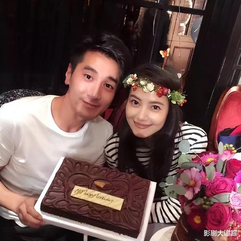 高圆圆 高圆圆开64万座驾回老家，逛童年小学忆往昔，皮肤白到发光露长腿