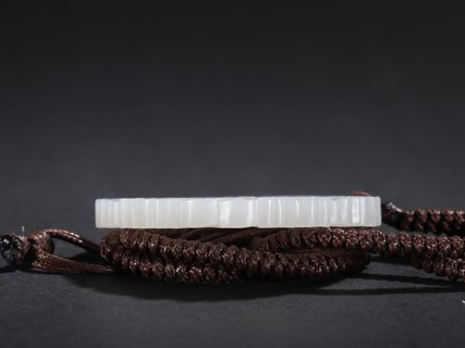 |旧藏-和田玉花蝶图挂牌