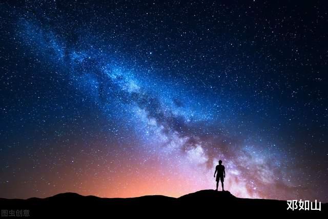 暗能量在“征战暗世界”中消蚀暗物质