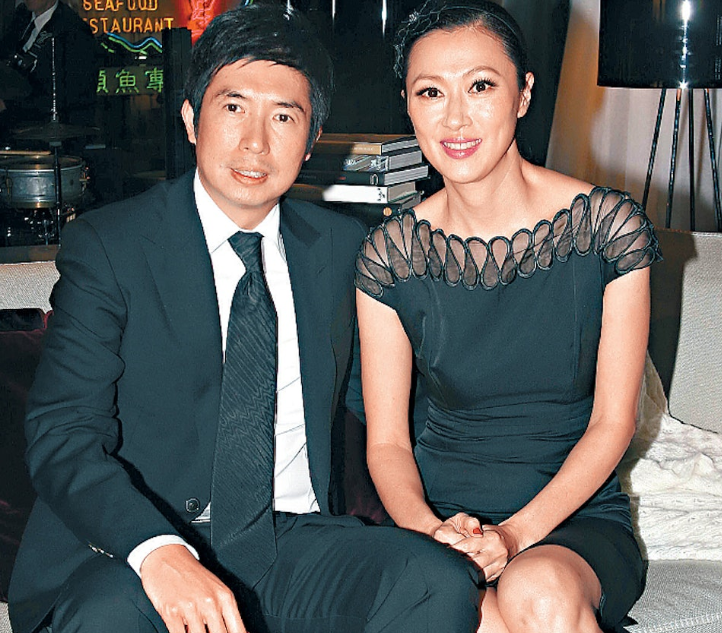 香港小姐|?59岁港姐心碎宣布离婚!富豪老公逼她住简陋房间,出轨25岁模特