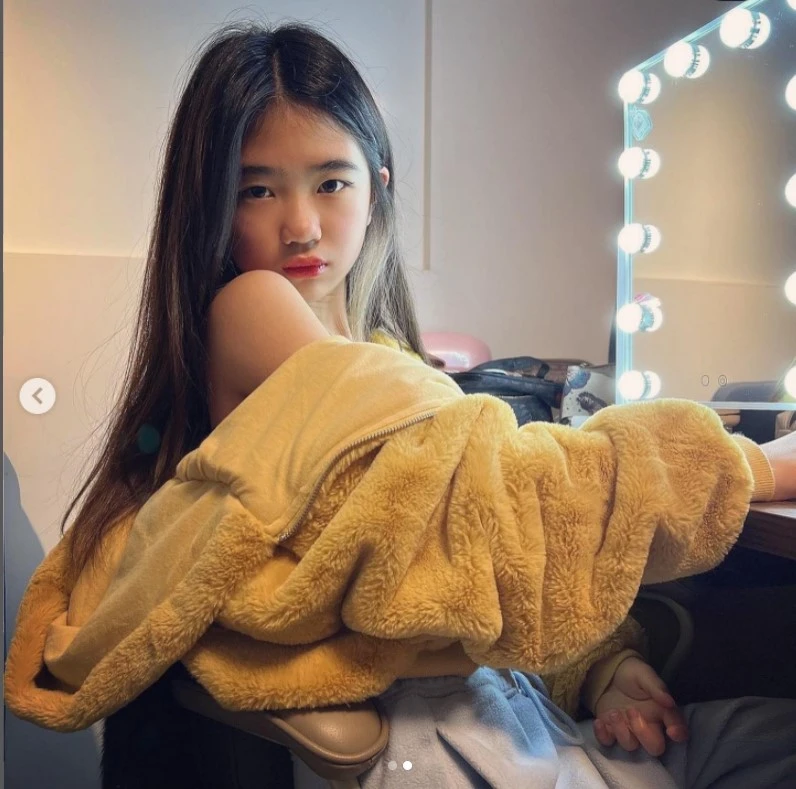 曹格|曹格11岁女儿近照，穿搭前卫浓妆艳抹，曾参加《爸爸去哪儿》综艺