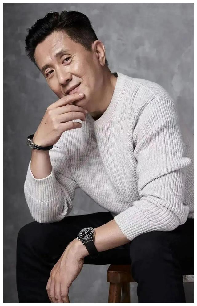 促醒者|《促醒者》张志坚越来越出彩，他这些表现暗藏玄机