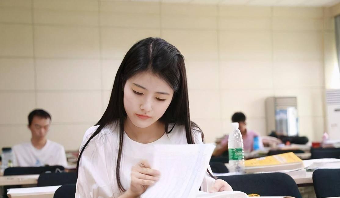 大学生|又一“铁饭碗”岗位开始招人,不用面试即可上岸,看下你达标吗?