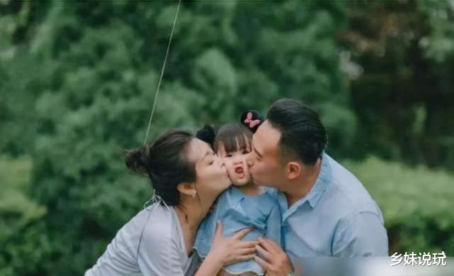 主持人|央视主持人坚持十年丁克，妻子意外怀孕生女后，秒变“女儿奴”