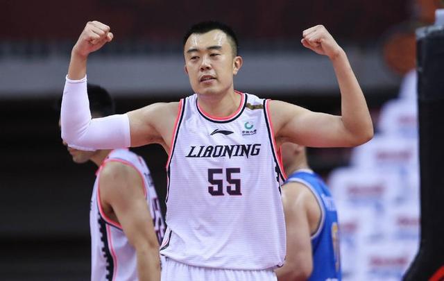 辽宁男篮|杨鸣太狠，2米15神塔离队，郭艾伦叹息，辽宁白送广东总冠军