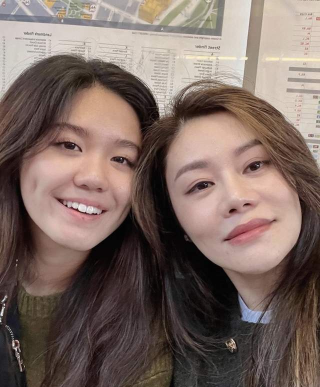 钟镇涛|钟镇涛18岁女儿考上英国名校！疑不忍分别未露面，富婆妻子险哭昏