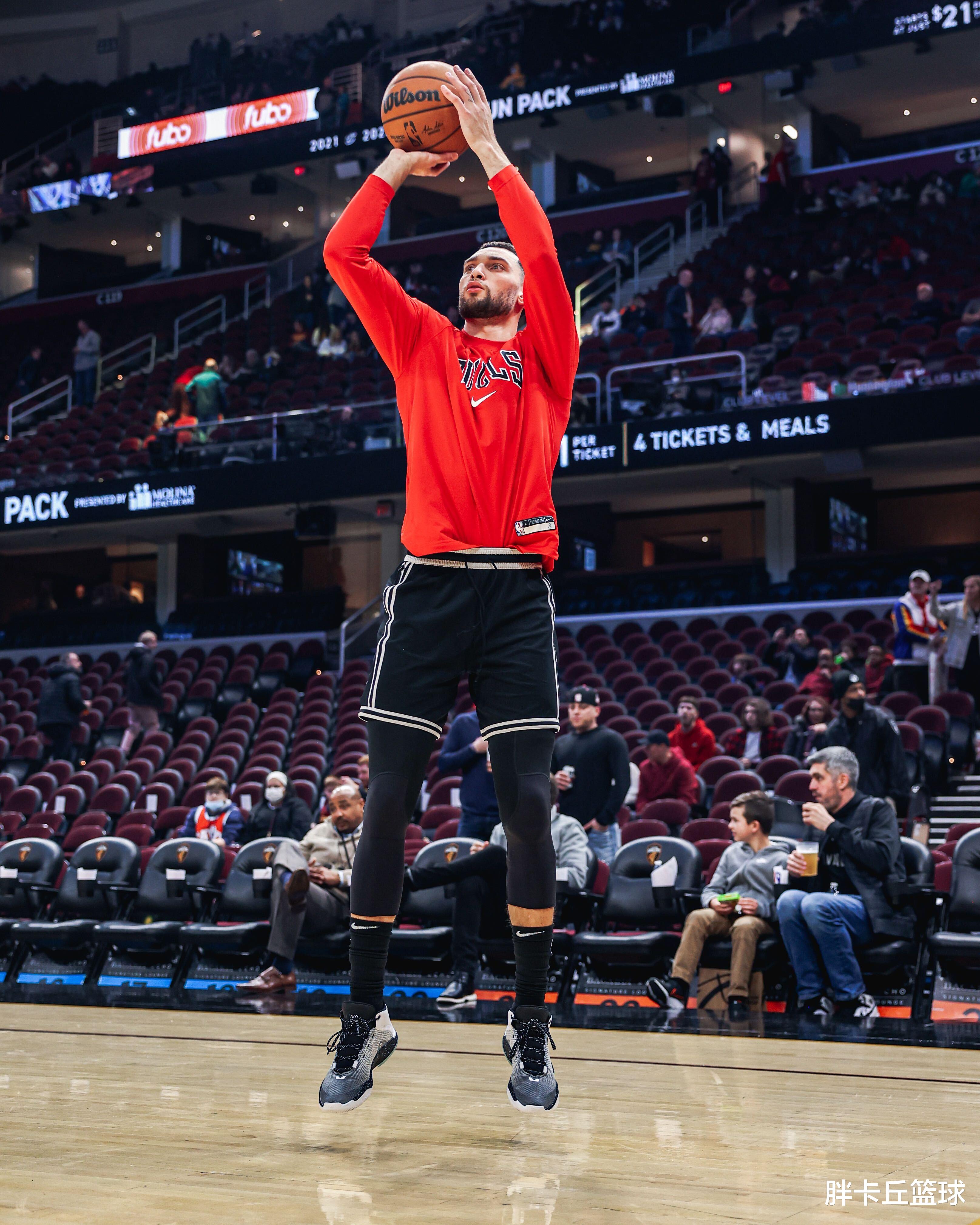 火箭队|3月27日NBA球鞋上脚，锡安晒出第二代个人签名鞋，塔克上脚科比4