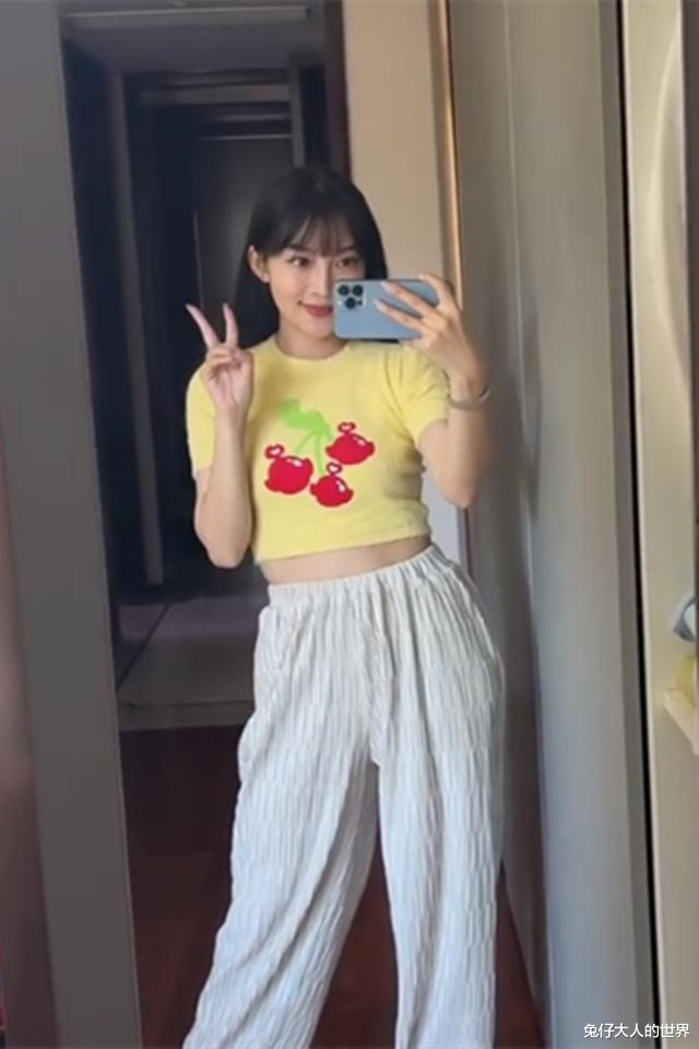 德云社|德云社烧饼清晨发文,在线撒“狗粮”,评论区画风集体跑偏